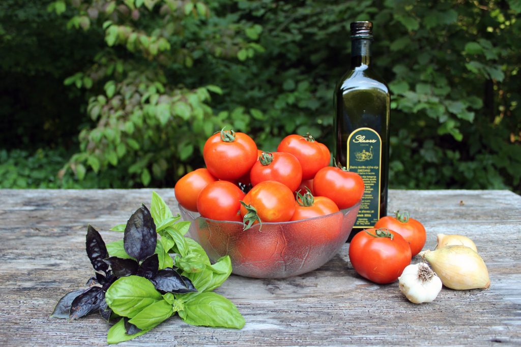 domača paradižnikova mezga kako narediti paradižnikovo omako najboljše hladno stiskano olivno olje